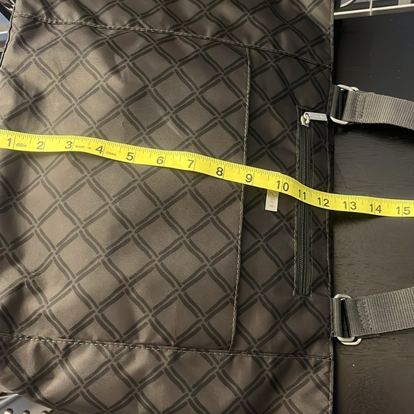Baggallini Travel bag in excellent preowned condition, like new - Picture 10 of 15